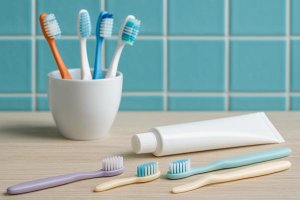 Зубные щётки и зубные пасты: современные средства ухода за полостью рта и их особенности. Аналитический обзор с упоминанием интернет-магазина Nanodent